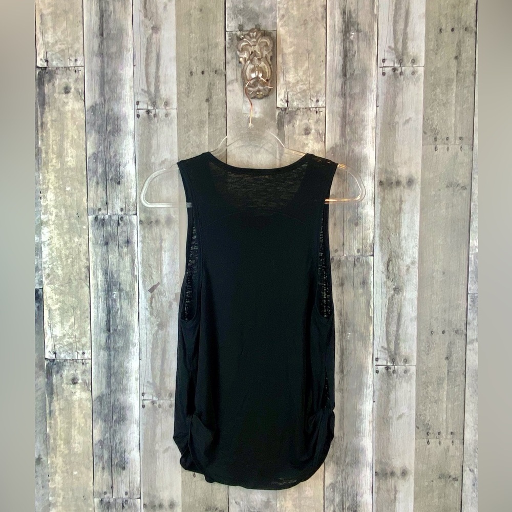 Lululemon Round Two Tank in Black Size 8. - Picture 3 of 8